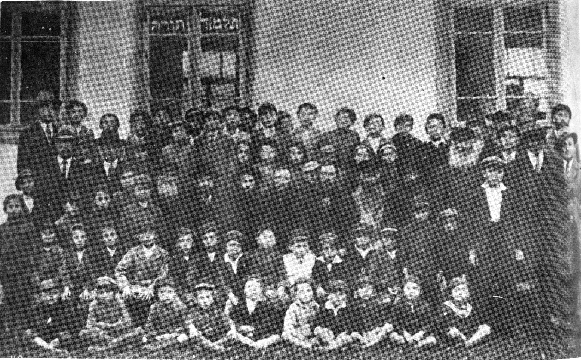 Children of the talmud torah school in Zofjowka, photograph taken in 1934/1935.